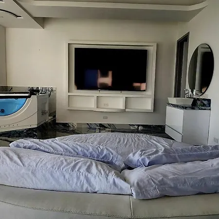 Apartment The Yinyang Suite-guest Friendly Adults Only *