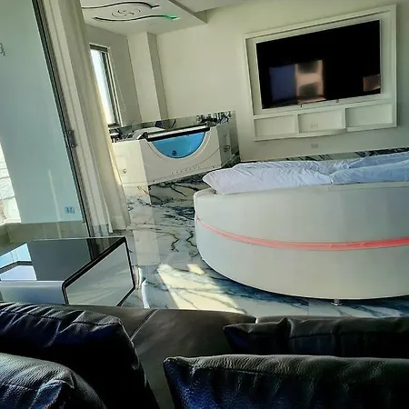 The Yinyang Suite-guest Friendly Adults Only Apartamento